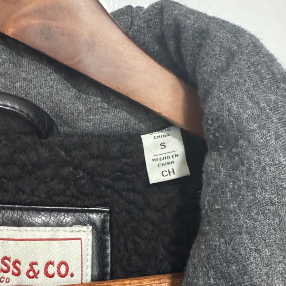 Levi's Black Leather Jacket - Picture 3 of 7